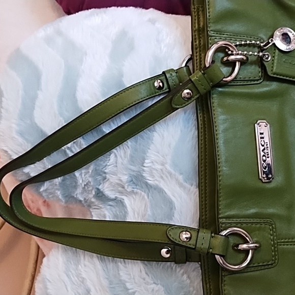 Coach 💚 Leather Grass Green Bag - Picture 5 of 16